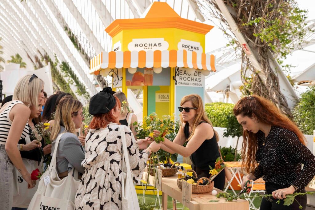 Stand promocional de Rochas Paris en evento en Valencia.